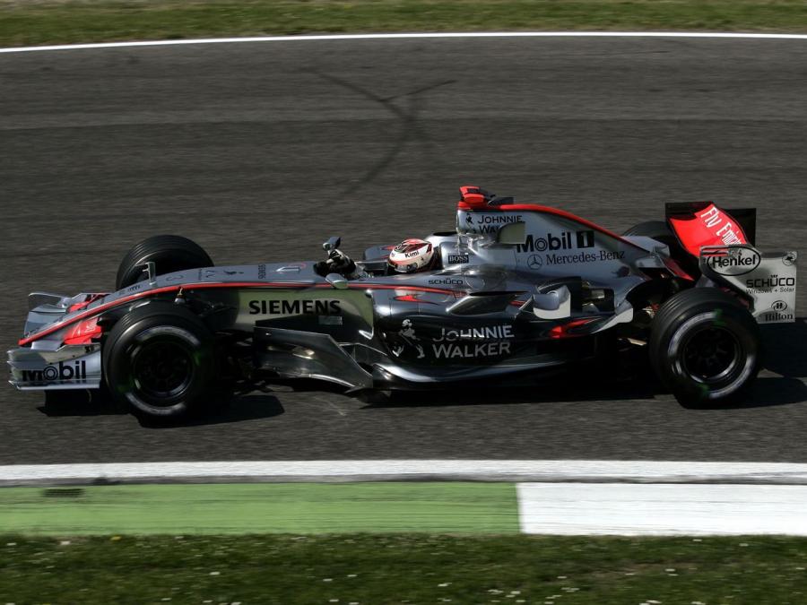  McLaren Mercedes-Benz MP4-21 2006 года  (фото 5 из 14)
